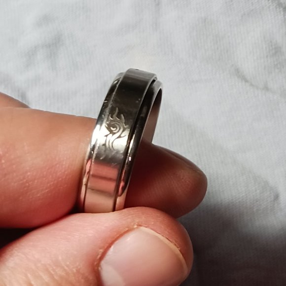 Vintage Surgical Steel Silver Tribal Spinner Fidget Anxiety Ring Size 13 - Picture 8 of 11